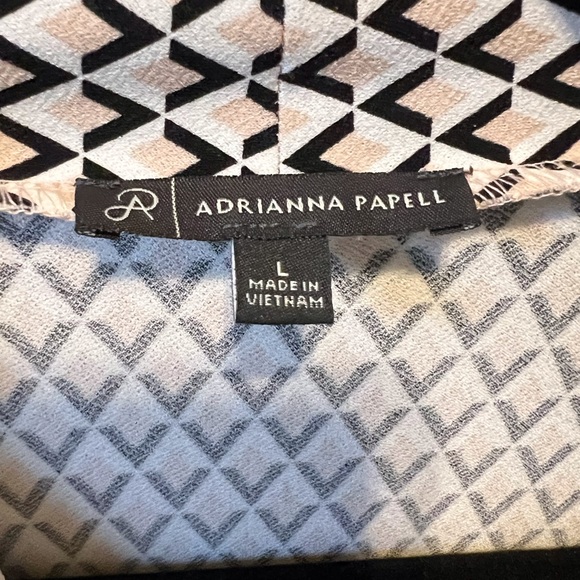 ADRIANNA PAPELL Women's Top Size Large V-Neck Blouse - Picture 4 of 4